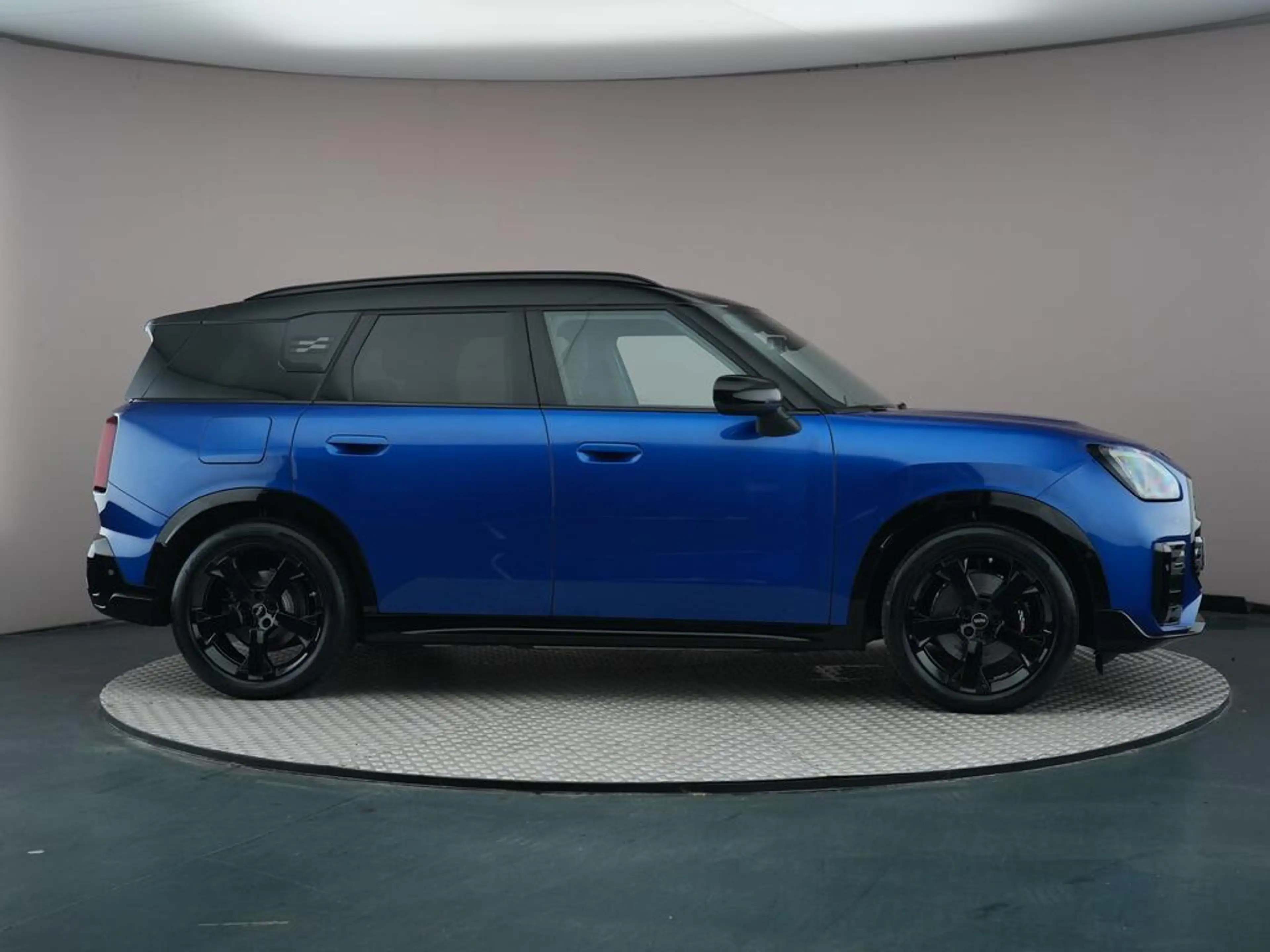 MINI John Cooper Works Countryman E M 66.5 kWh — photo 8