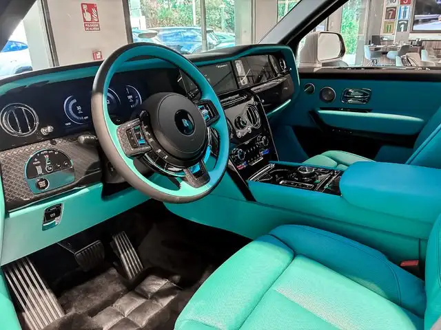 Rolls-Royce Cullinan view 3