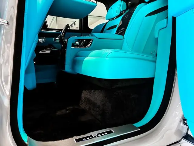 Rolls-Royce Cullinan view 23