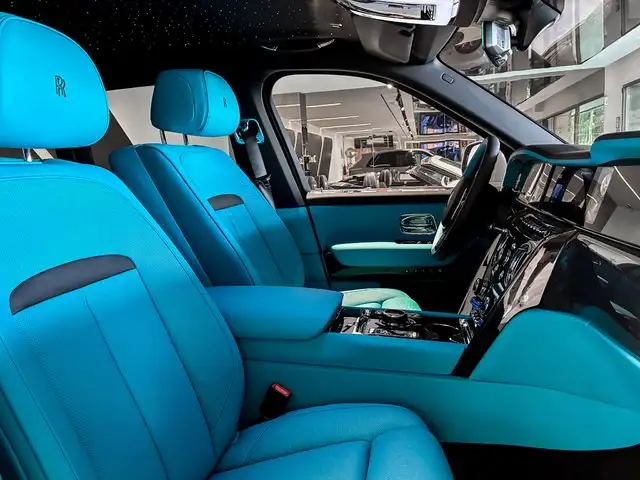 Rolls-Royce Cullinan view 6