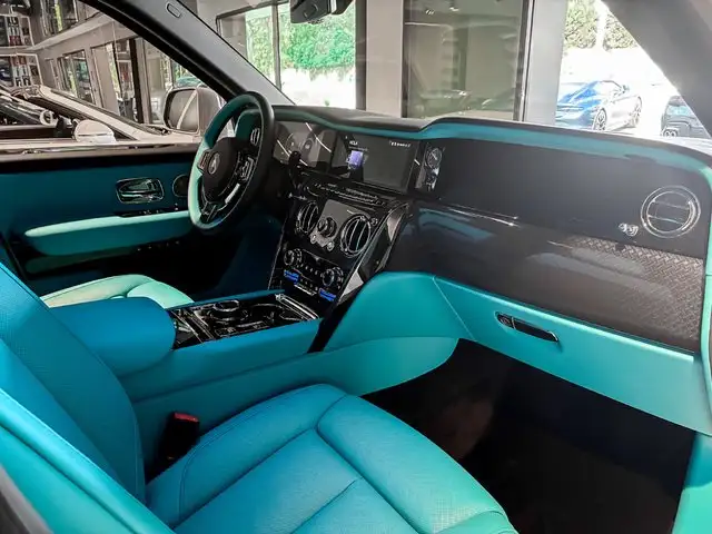 Rolls-Royce Cullinan view 4