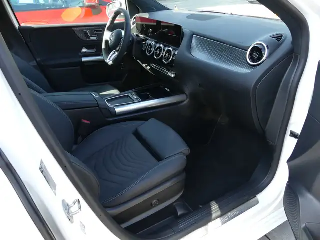 Mercedes-Benz B Class view 14