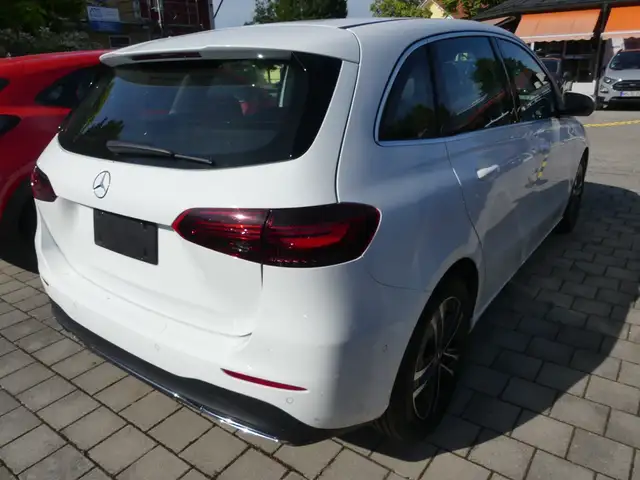 Mercedes-Benz B Class view 3