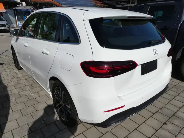Mercedes-Benz B Class view 4