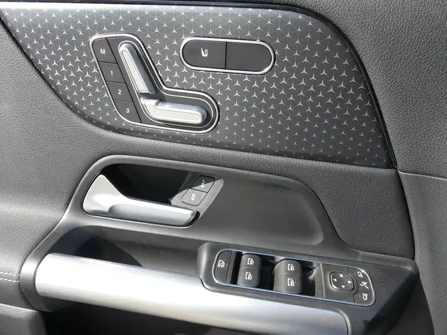 Mercedes-Benz B Class view 7