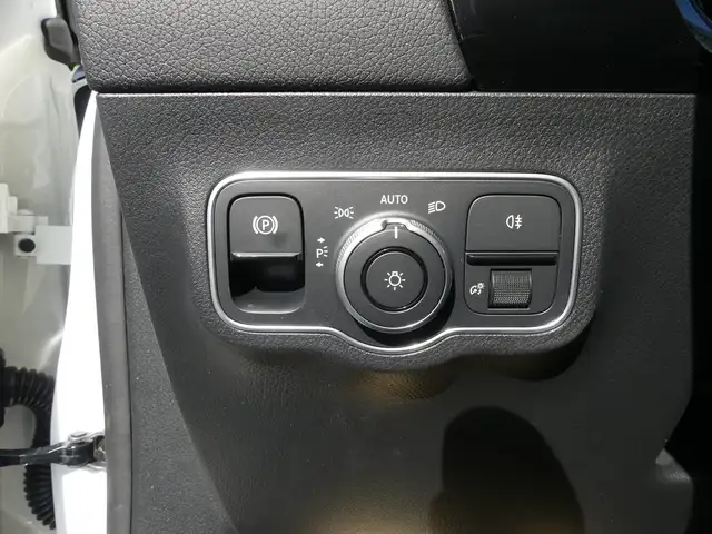 Mercedes-Benz B Class view 8