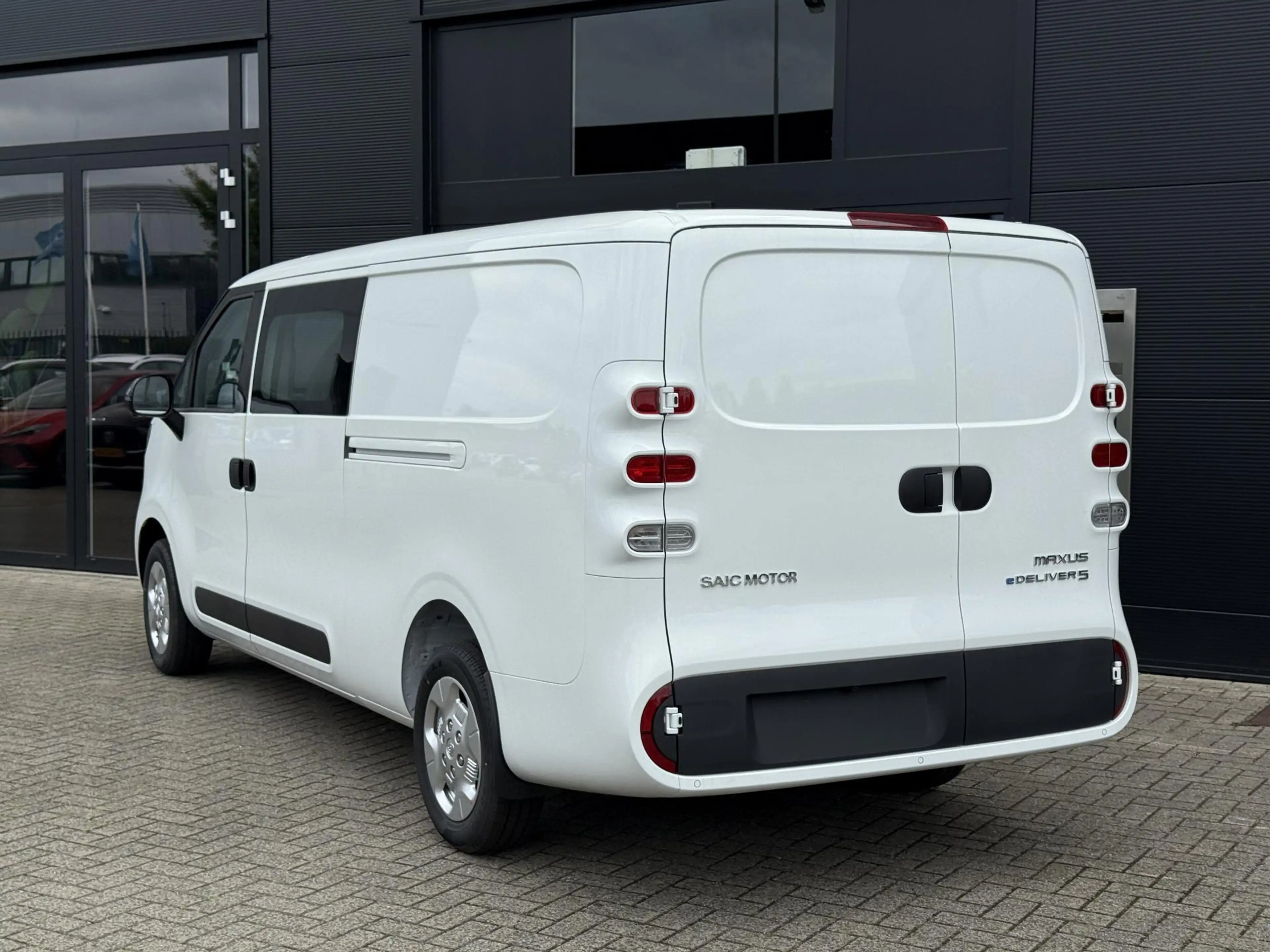 Maxus eDeliver 5 DC L2H1 64kWh Aut. Dubbele Cabine WLTP tot 489 KM — photo 2
