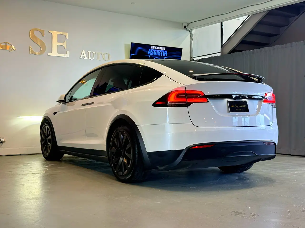 Tesla Model X photo Tesla Model X