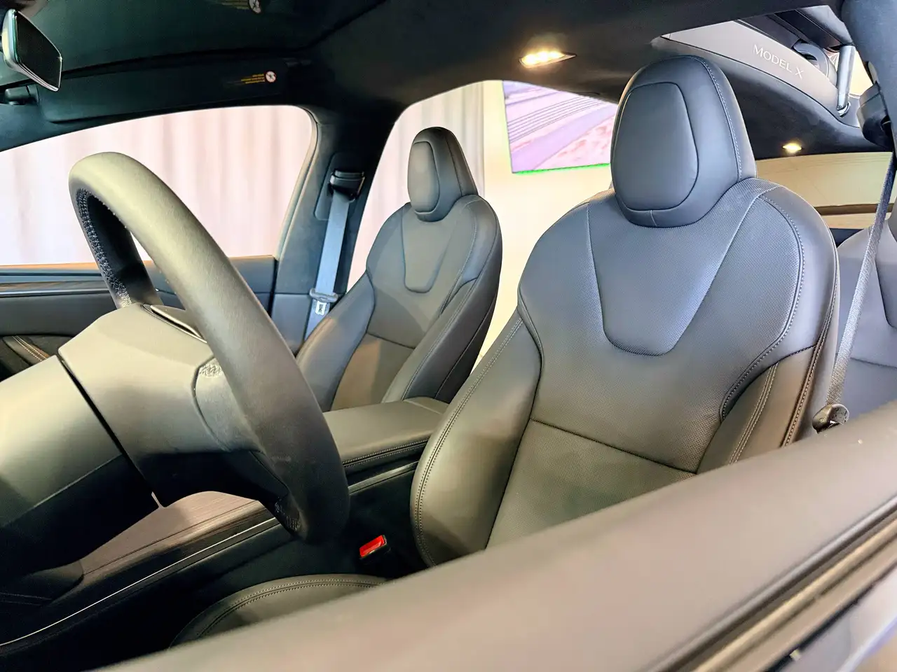 Tesla Model X photo Tesla Model X