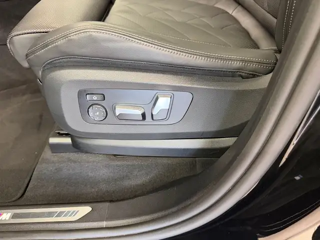 BMW X5 view 6