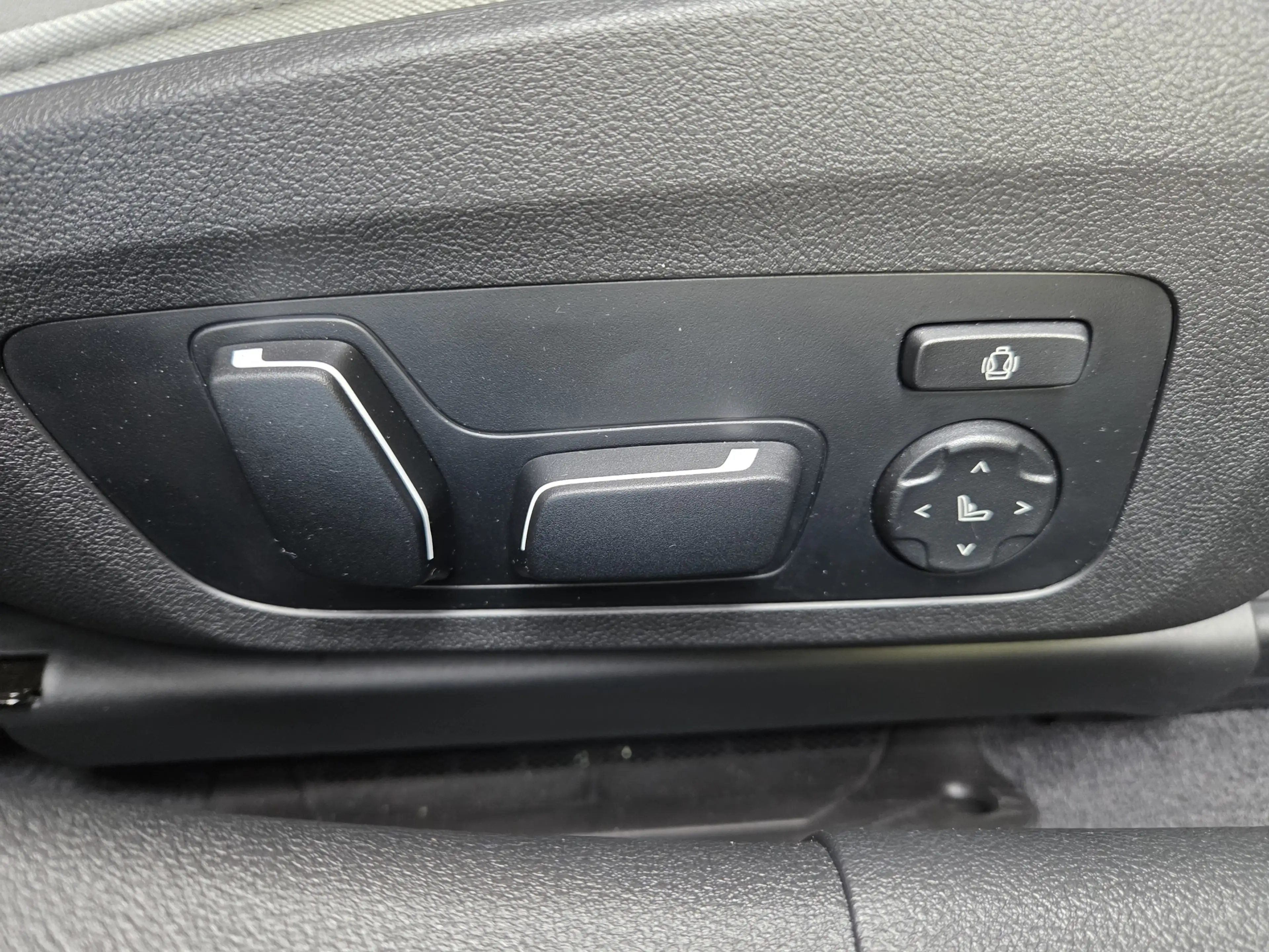 BMW M3 Comp. xDr ACC 360° Sitzlüftung Carbon H&K — photo 39