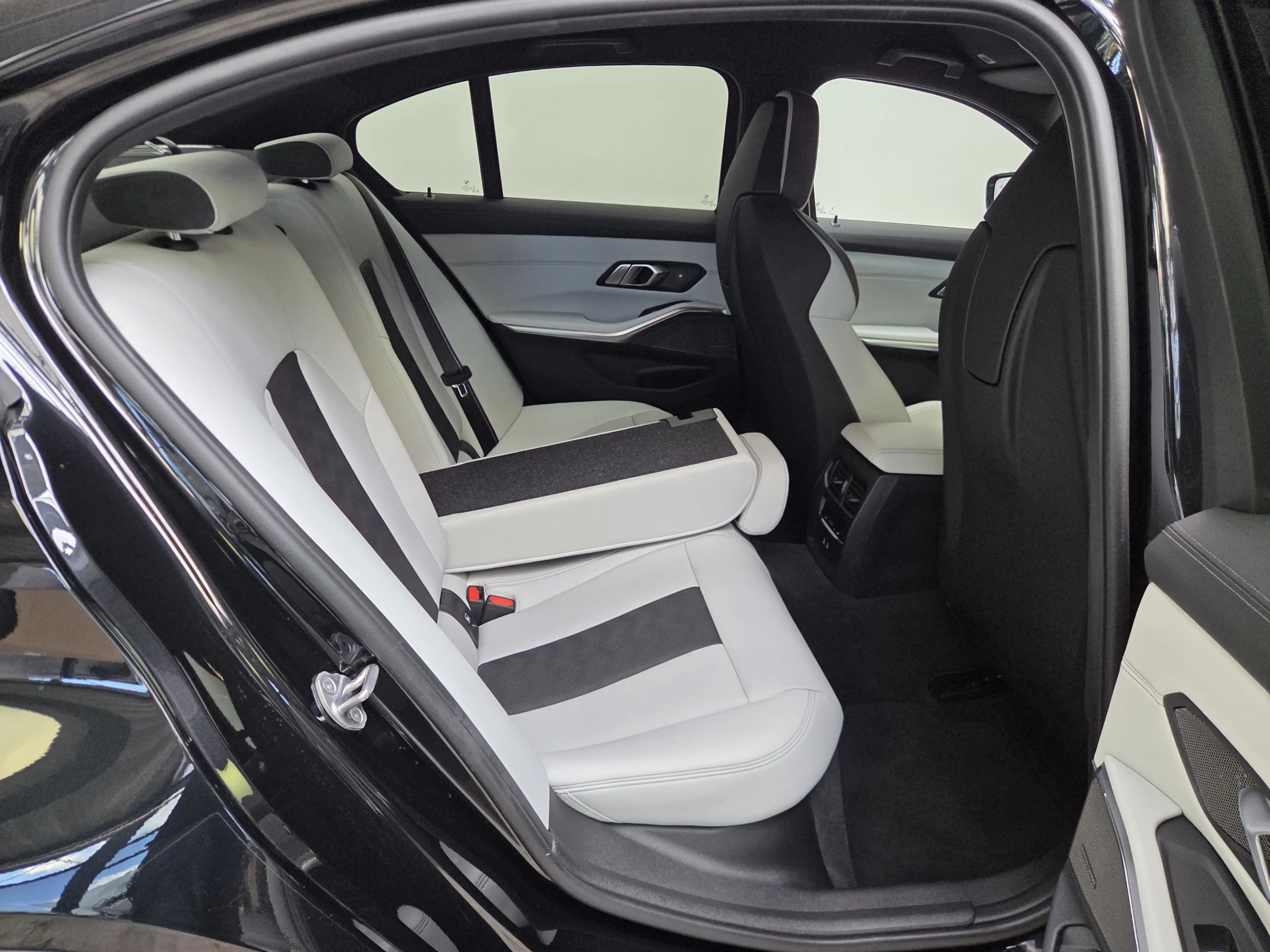 BMW M3 Comp. xDr ACC 360° Sitzlüftung Carbon H&K — photo 25