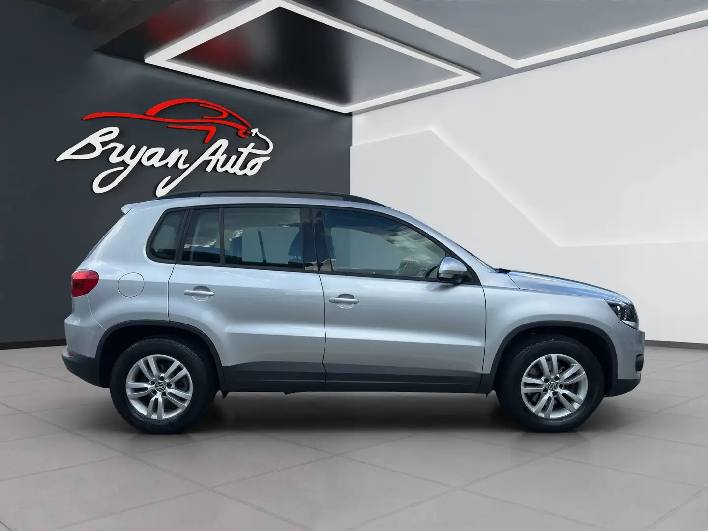 Volkswagen Tiguan BUSINESS 2.0TDI BLUEMOTION TECHNOLOGY - 1