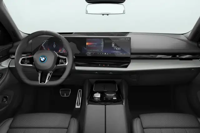 BMW 5 Series view 3