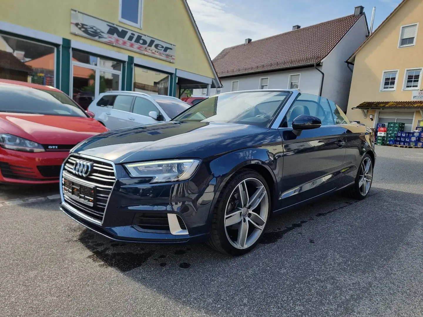 Audi A3 Cabrio 2.0TDI S-tr. NAVI+XENON+AHK+NACKENHEIZ Blau - 1