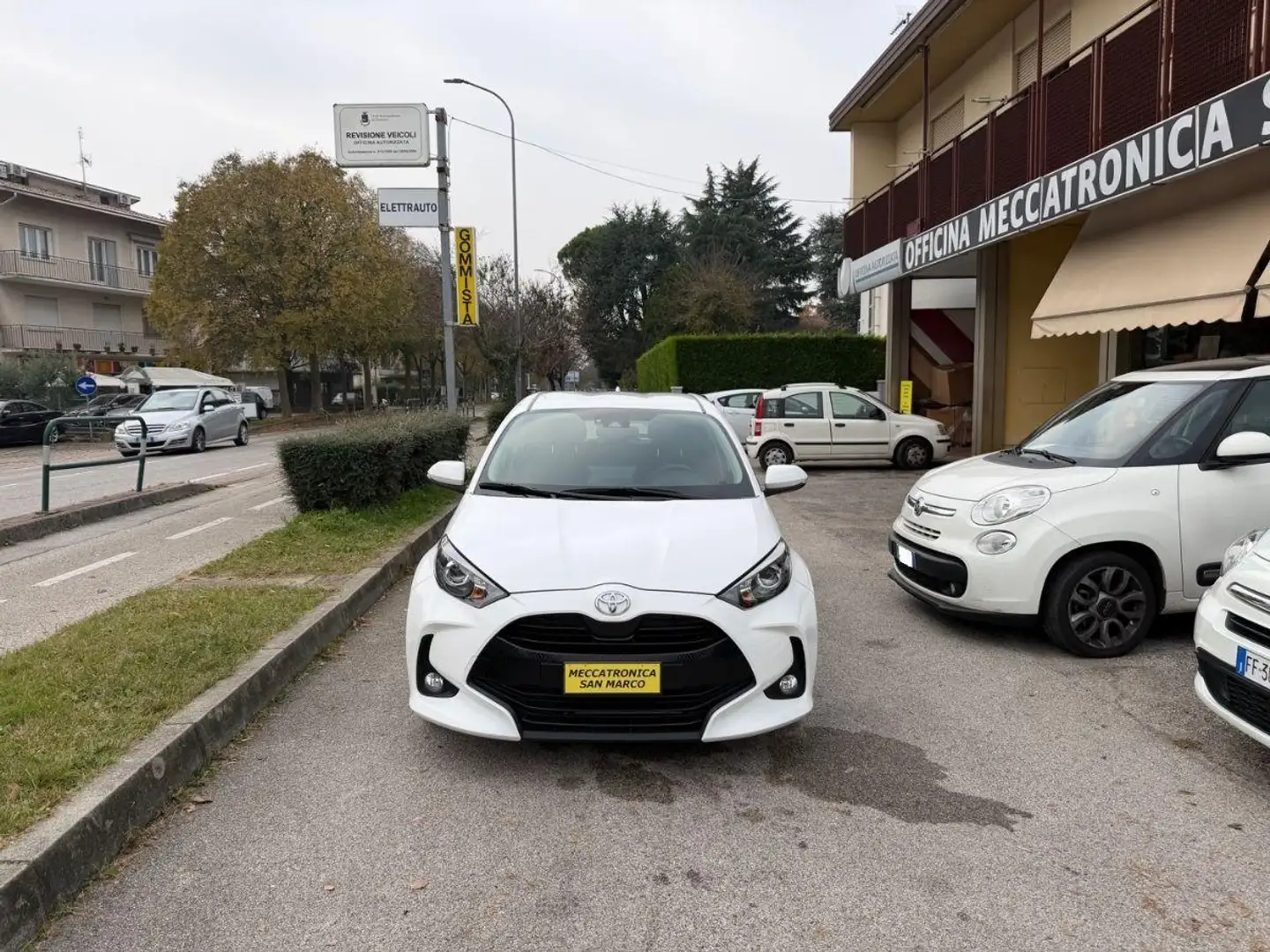 Toyota Yaris 1.0 72 CV 5p. Active #NESSUNOBBLIGOFINANZIAMENTO Bianco - 2