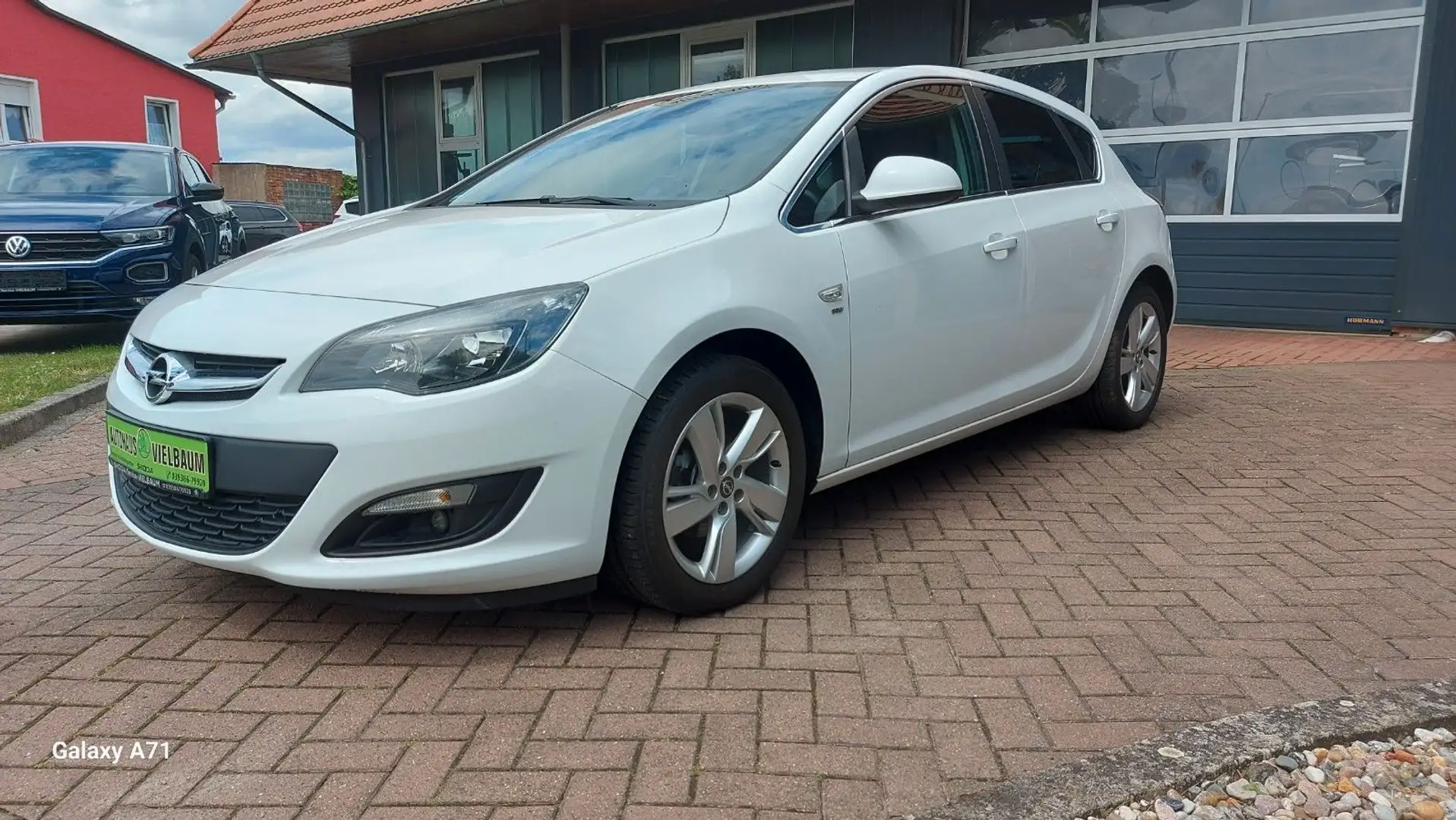 Opel Astra J Lim. 5-trg.1,6 85kw Energy Weiß - 2
