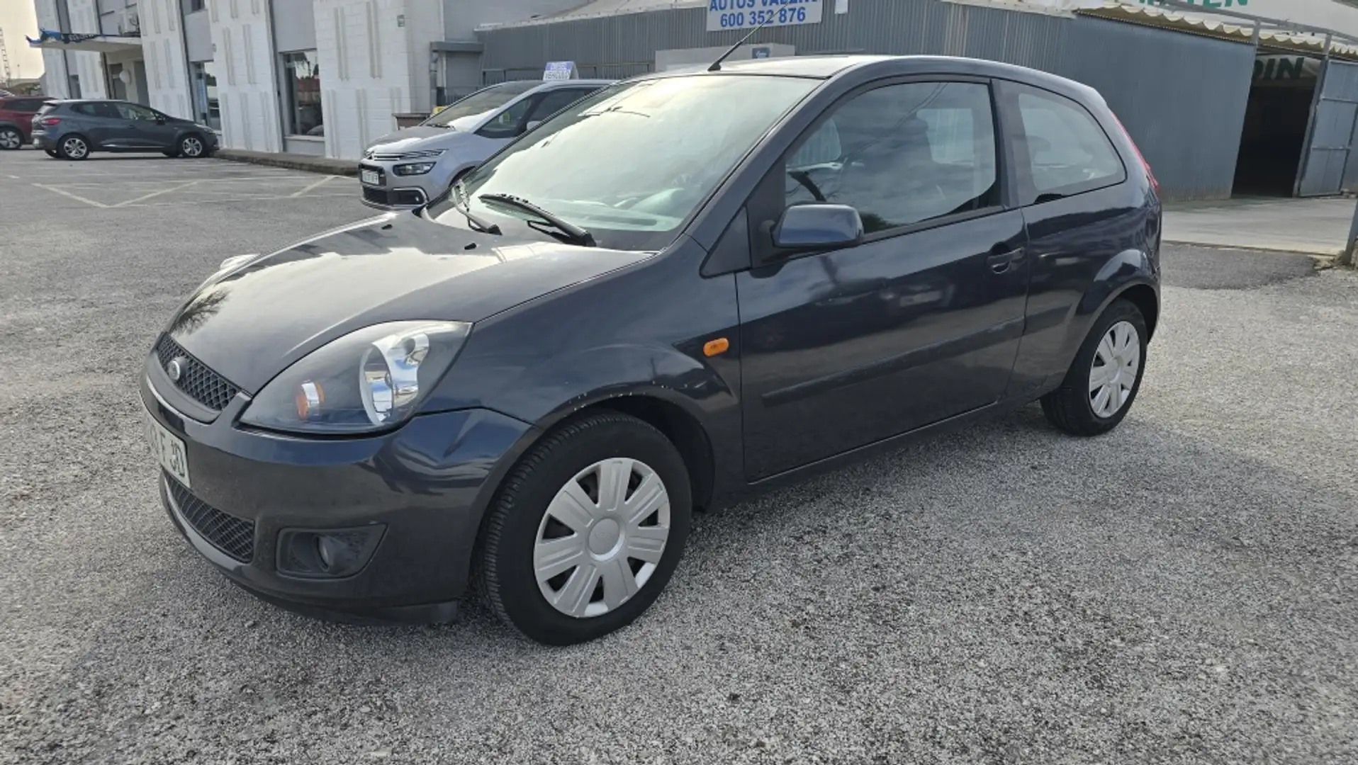 Ford Fiesta 1.4 TDCi Ambiente Negro - 2