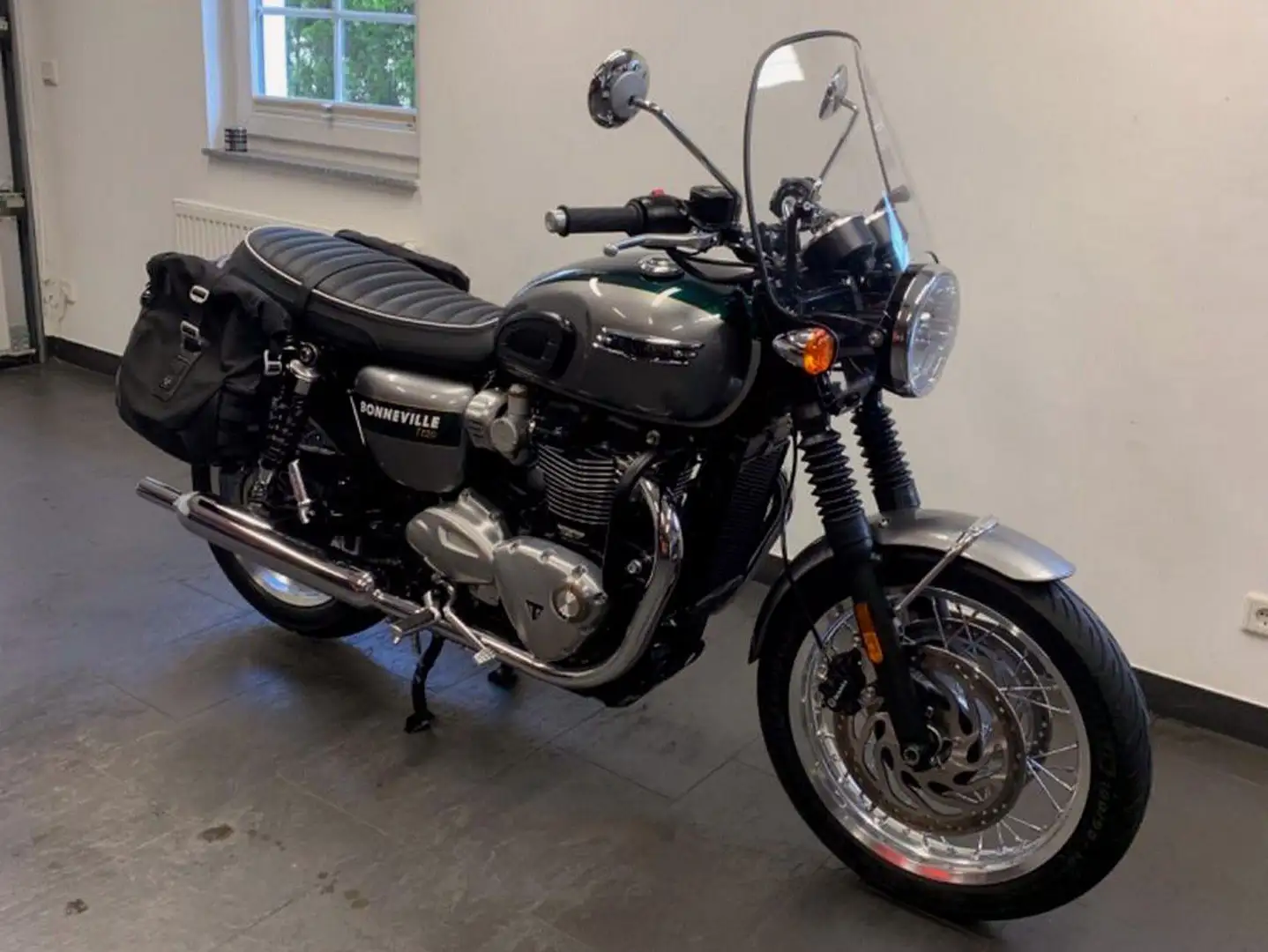 Triumph Bonneville T120 Goldline Verde - 2