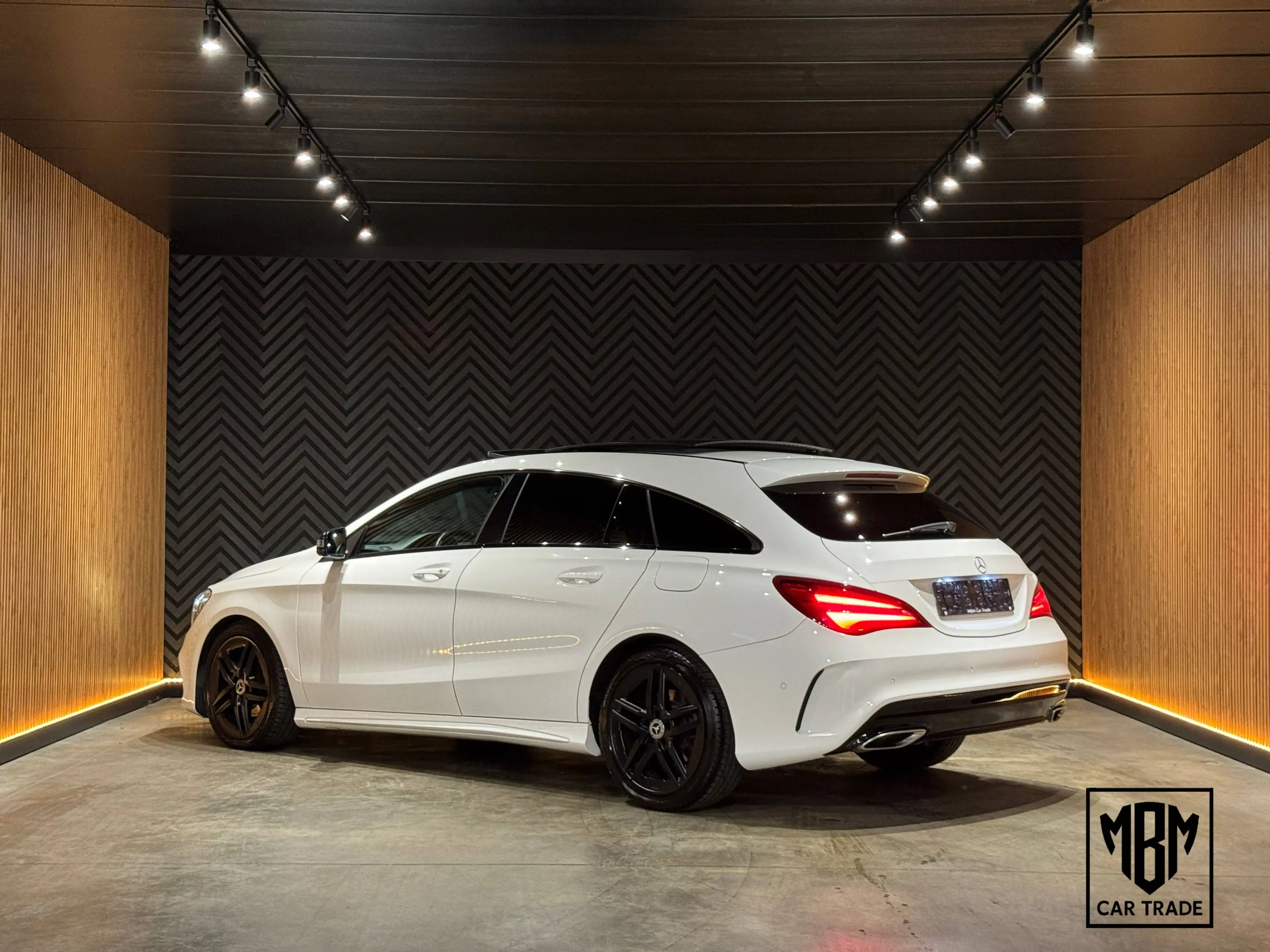 Mercedes-Benz CLA 200 d✅Business Solution AMG Line 12 Maanden GARANTIE Pano Alcantara Dodehoek Zetelverwarming — photo 2