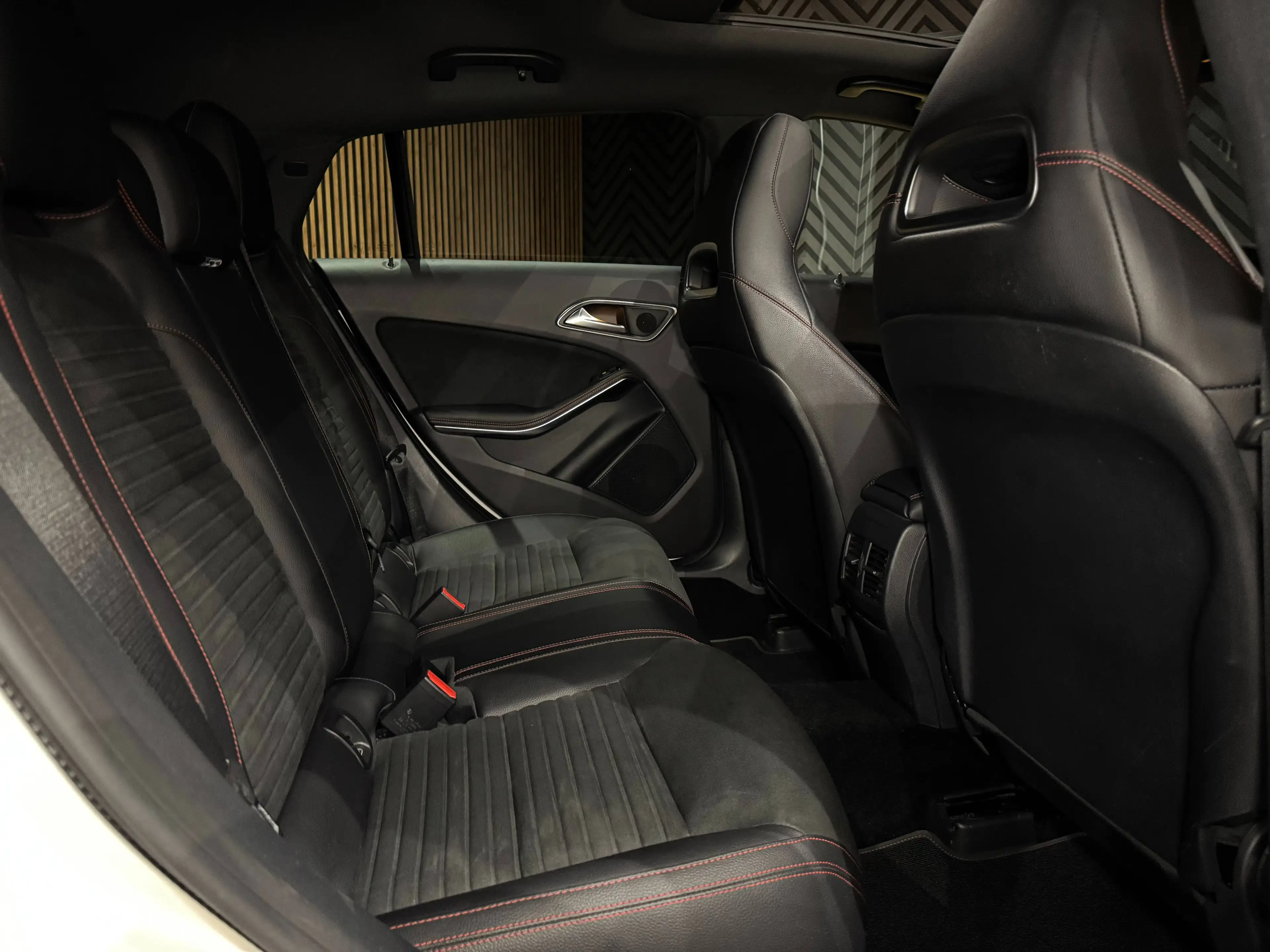 Mercedes-Benz CLA 200 d✅Business Solution AMG Line 12 Maanden GARANTIE Pano Alcantara Dodehoek Zetelverwarming — photo 9