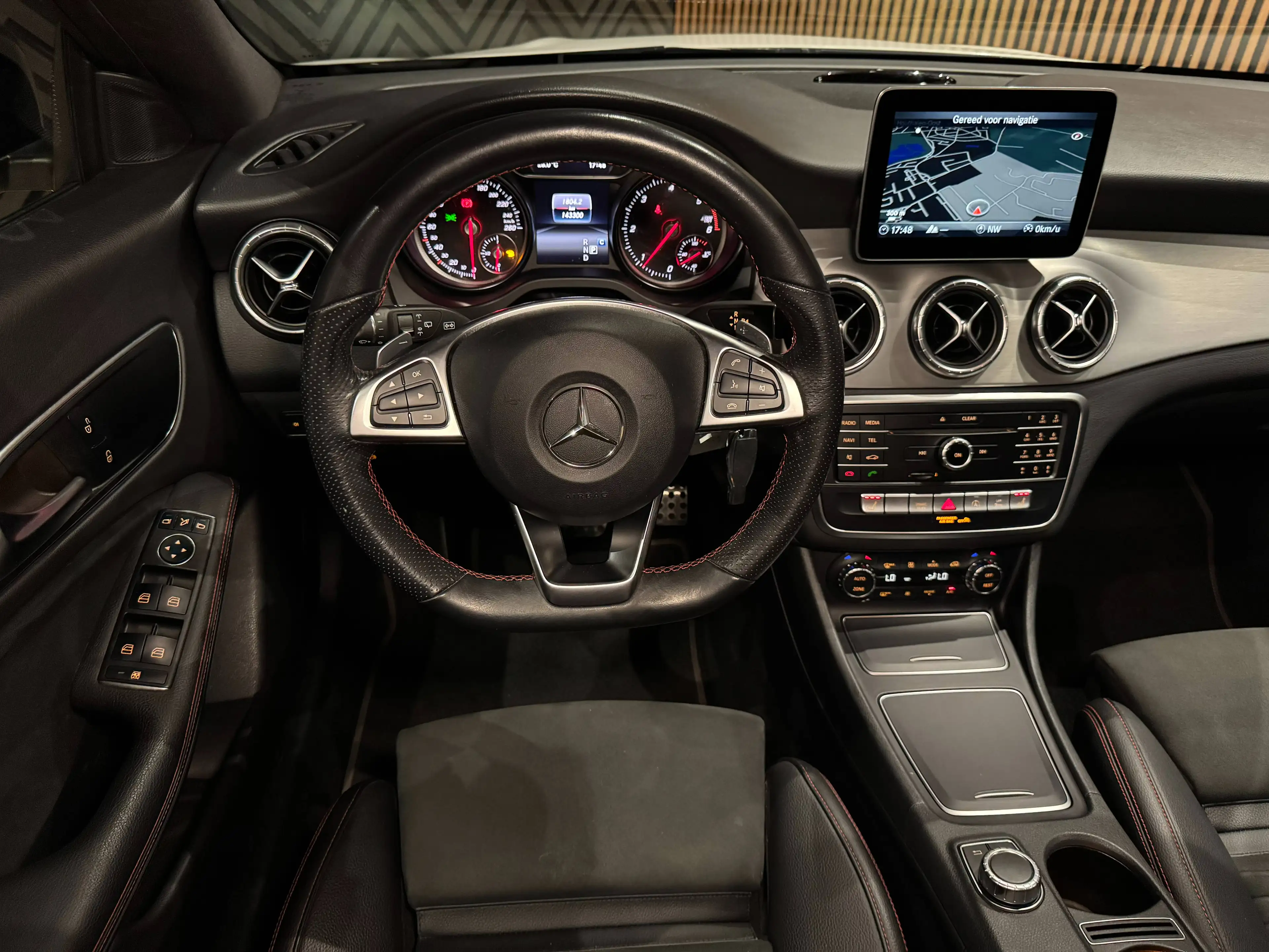 Mercedes-Benz CLA 200 d✅Business Solution AMG Line 12 Maanden GARANTIE Pano Alcantara Dodehoek Zetelverwarming — photo 7