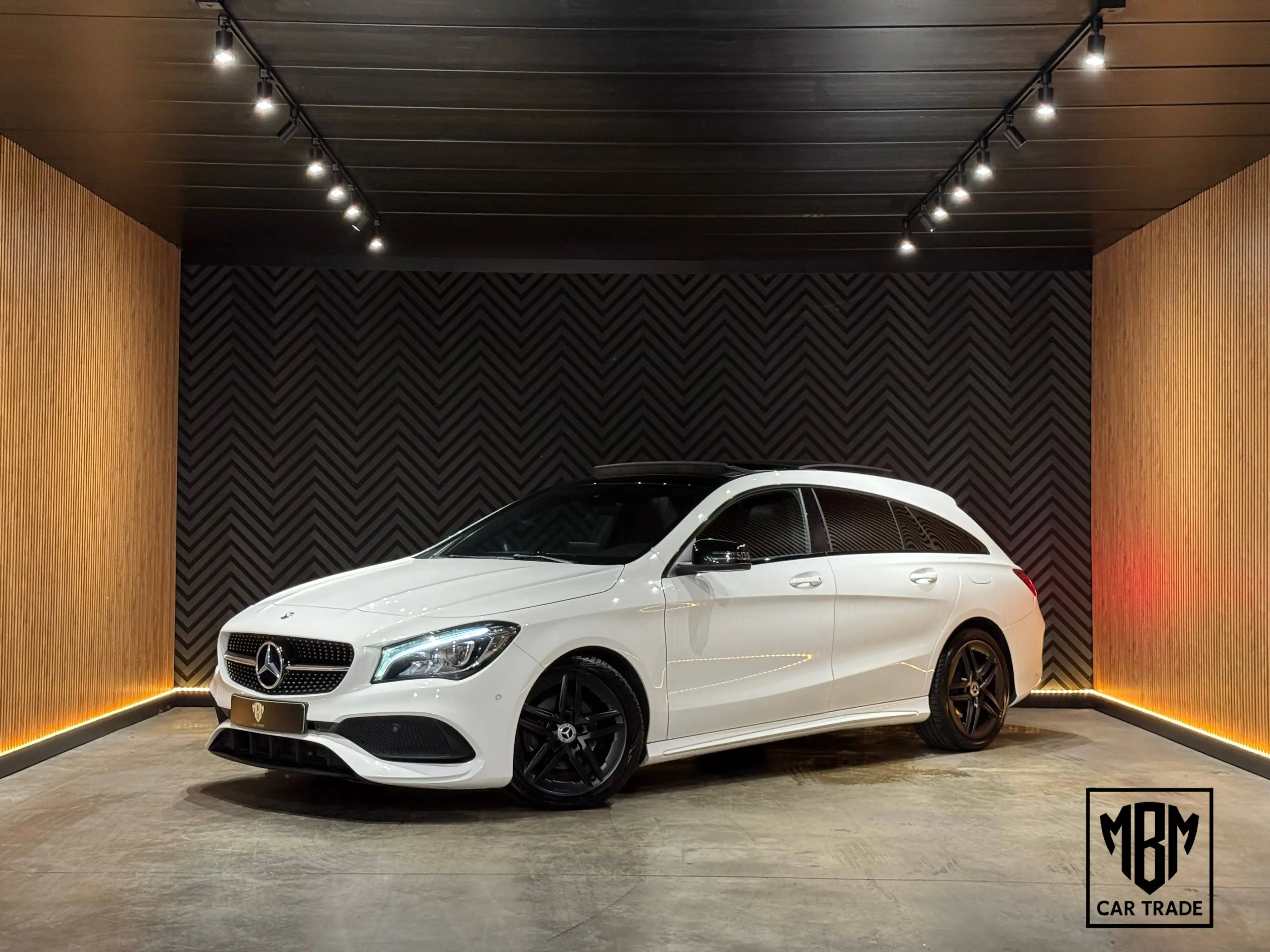 Mercedes-Benz CLA 200 d✅Business Solution AMG Line 12 Maanden GARANTIE Pano Alcantara Dodehoek Zetelverwarming
