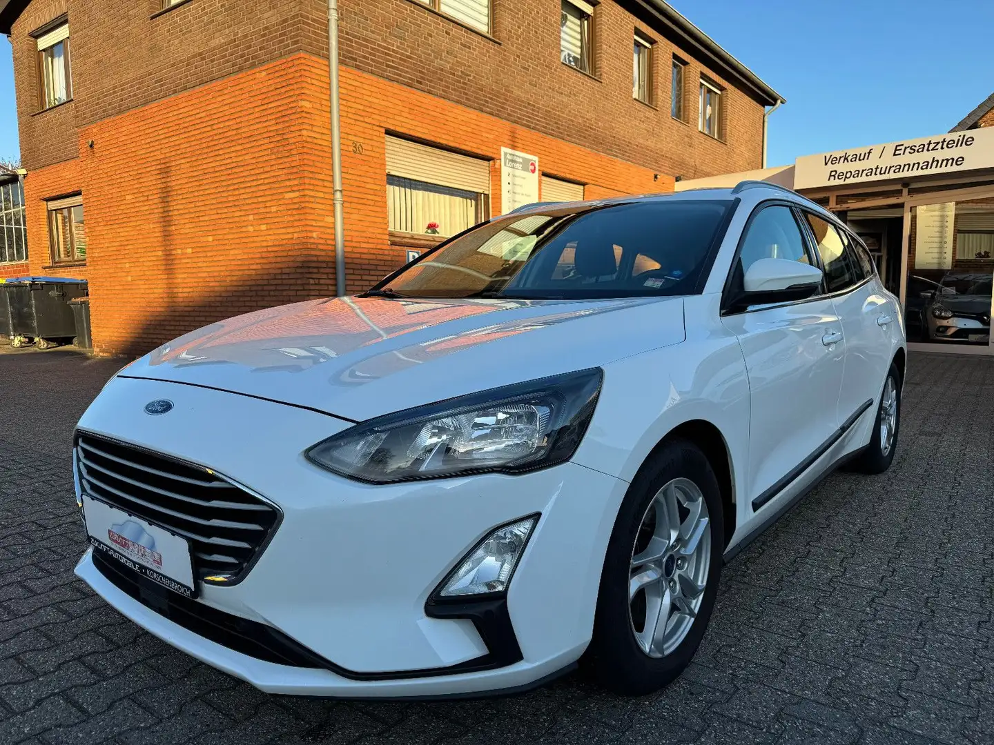Ford Focus Turnier Cool & Connect /1.Hand/Navi/PDC Bianco - 2