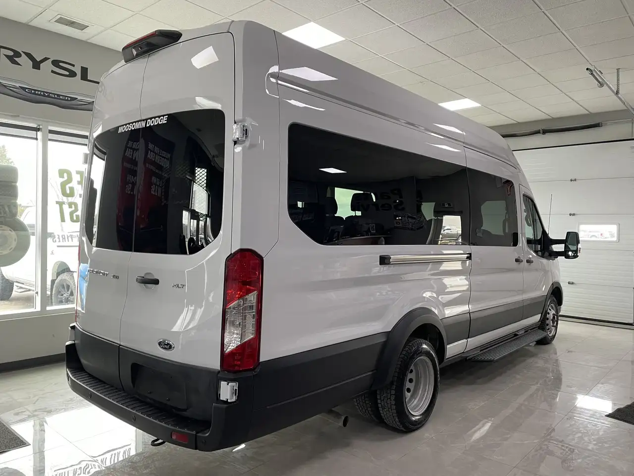 Ford Transit Passenger Wagon снимка Ford Transit Passenger Wagon