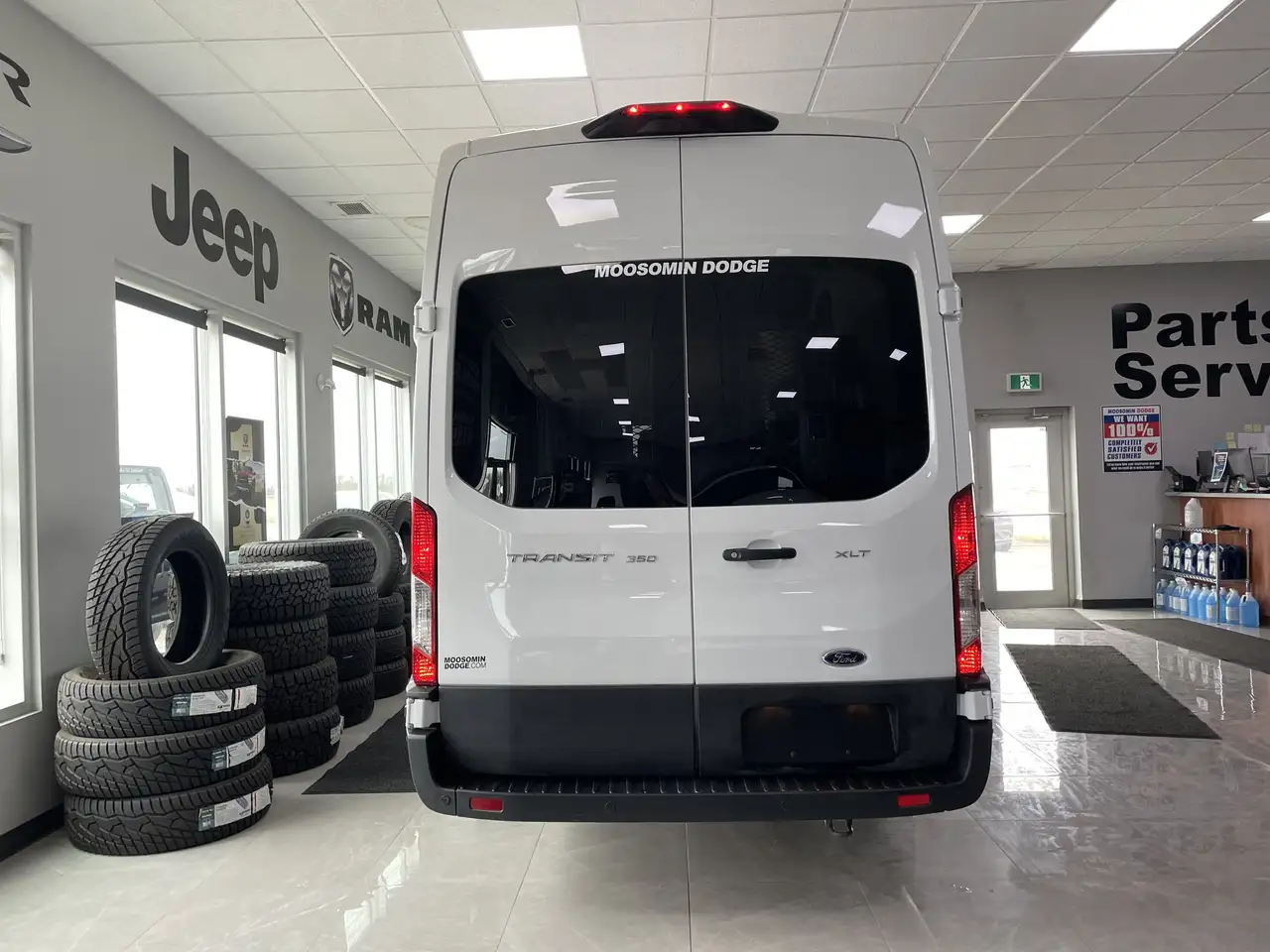 Ford Transit Passenger Wagon снимка Ford Transit Passenger Wagon