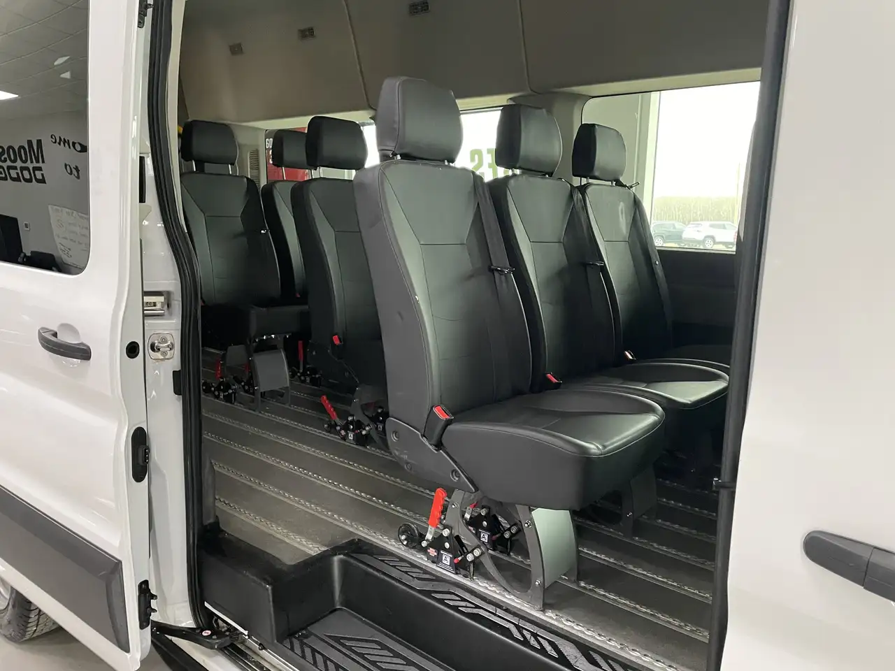 Ford Transit Passenger Wagon снимка Ford Transit Passenger Wagon