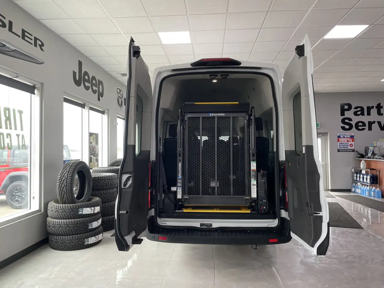 Ford Transit Passenger Wagon снимка Ford Transit Passenger Wagon