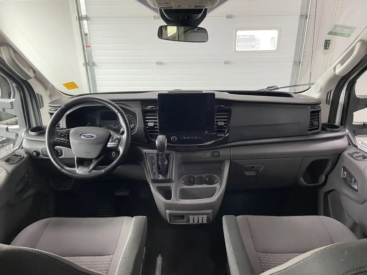 Ford Transit Passenger Wagon снимка Ford Transit Passenger Wagon