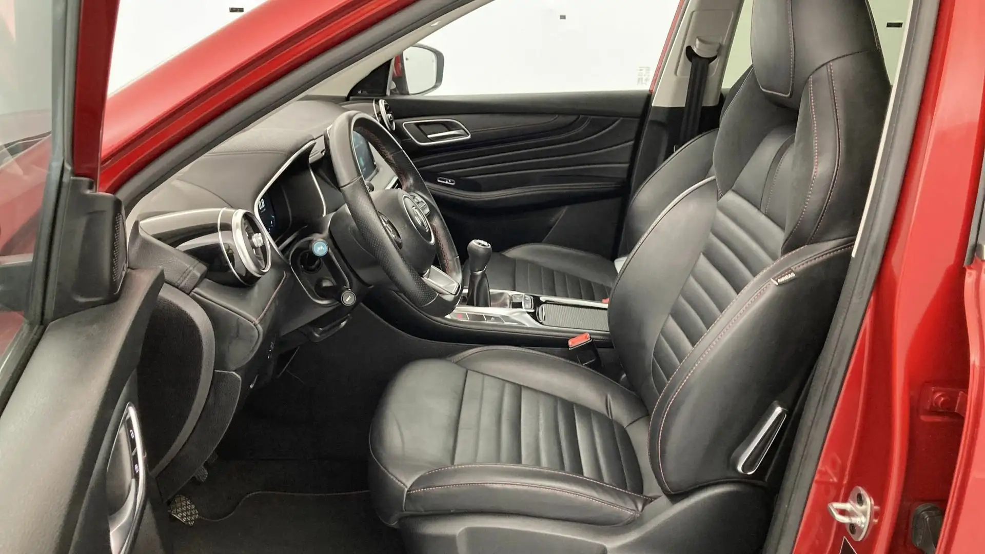 MG HS 1.5 T-GDI Luxury Rouge - 2