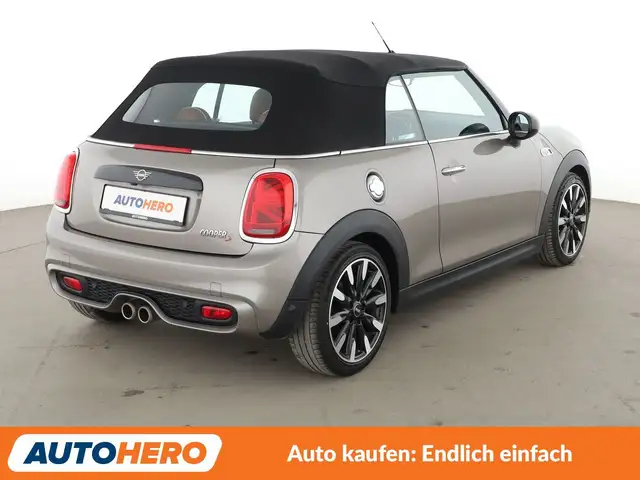 MINI Convertible view 6