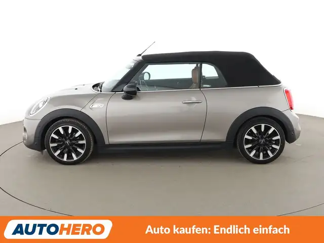 MINI Convertible view 3