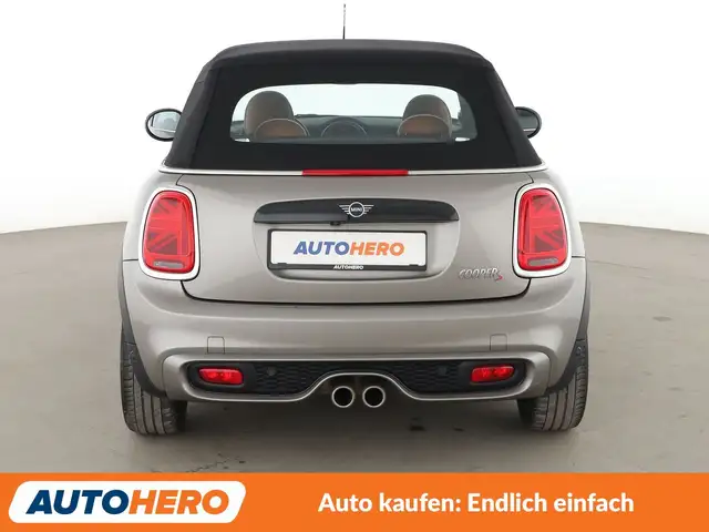 MINI Convertible view 5