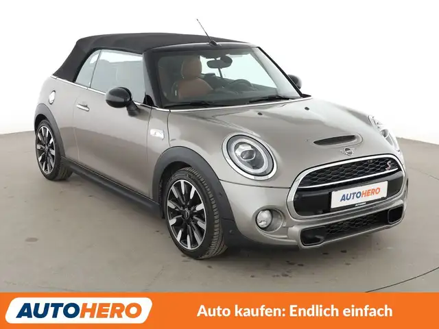 MINI Convertible view 8