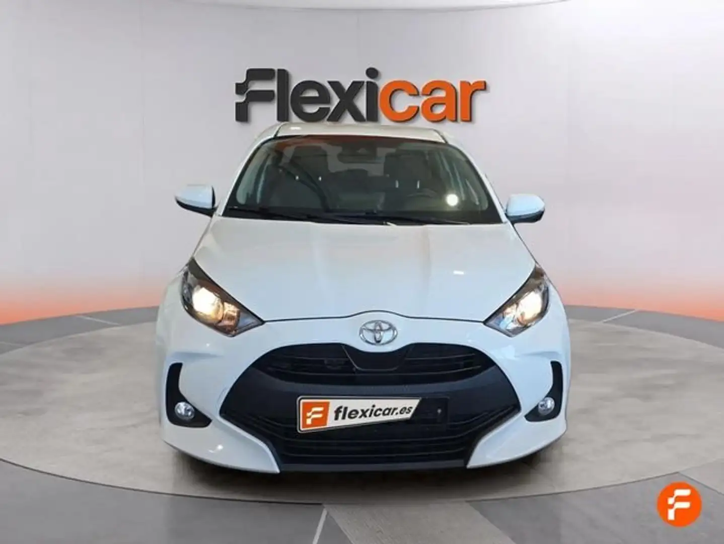 Toyota Yaris 1.0 Active Blanco - 2