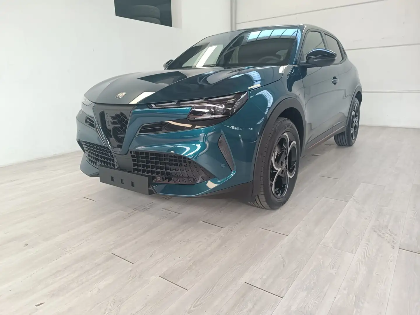 Alfa Romeo Junior 1.2 136 CV Hybrid eDCT6 Speciale Grau - 1