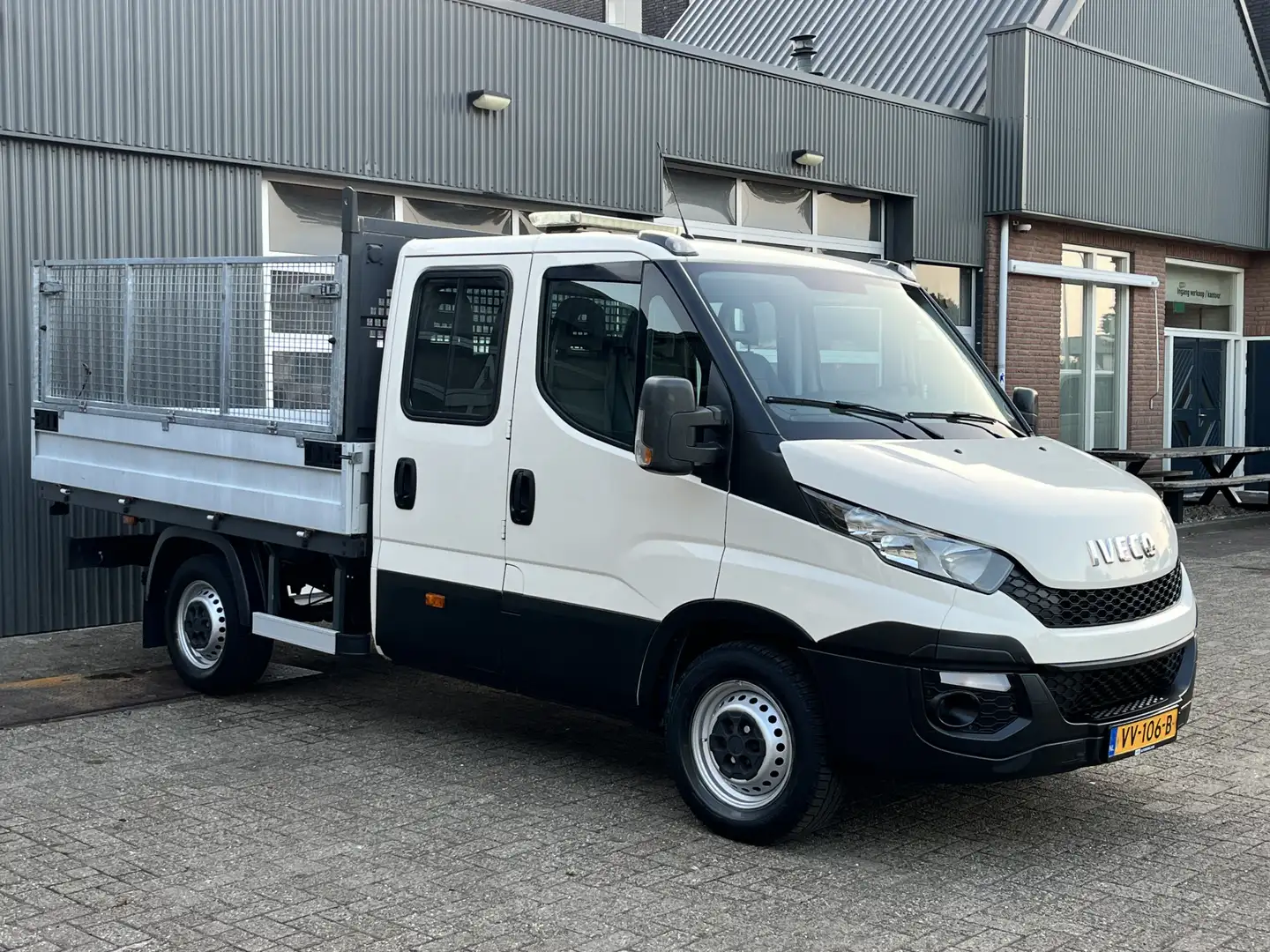 Iveco Daily 35S11D 2.3 345 Airco Trekhaak 3500kg trekgewicht 7 Wit - 1