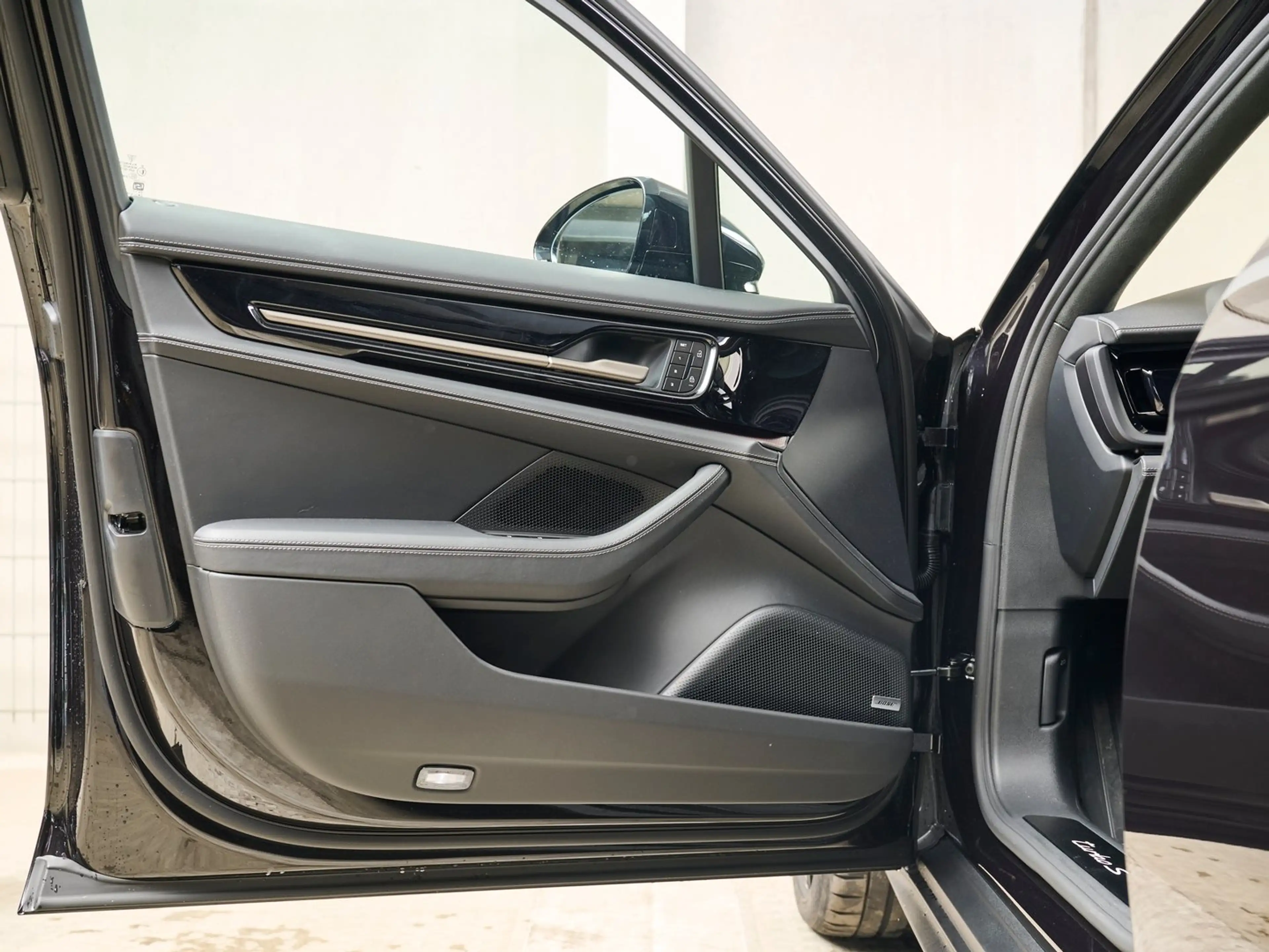 Porsche Panamera Turbo S E-Hybrid — photo 14