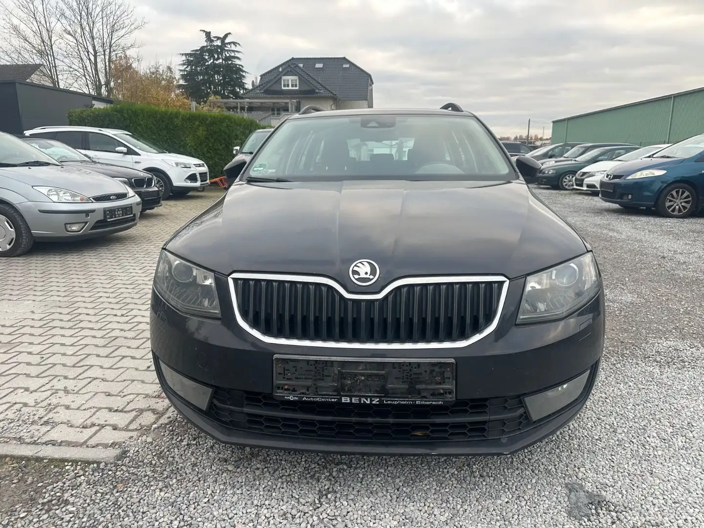 Skoda Octavia Combi Elegance Schwarz - 2