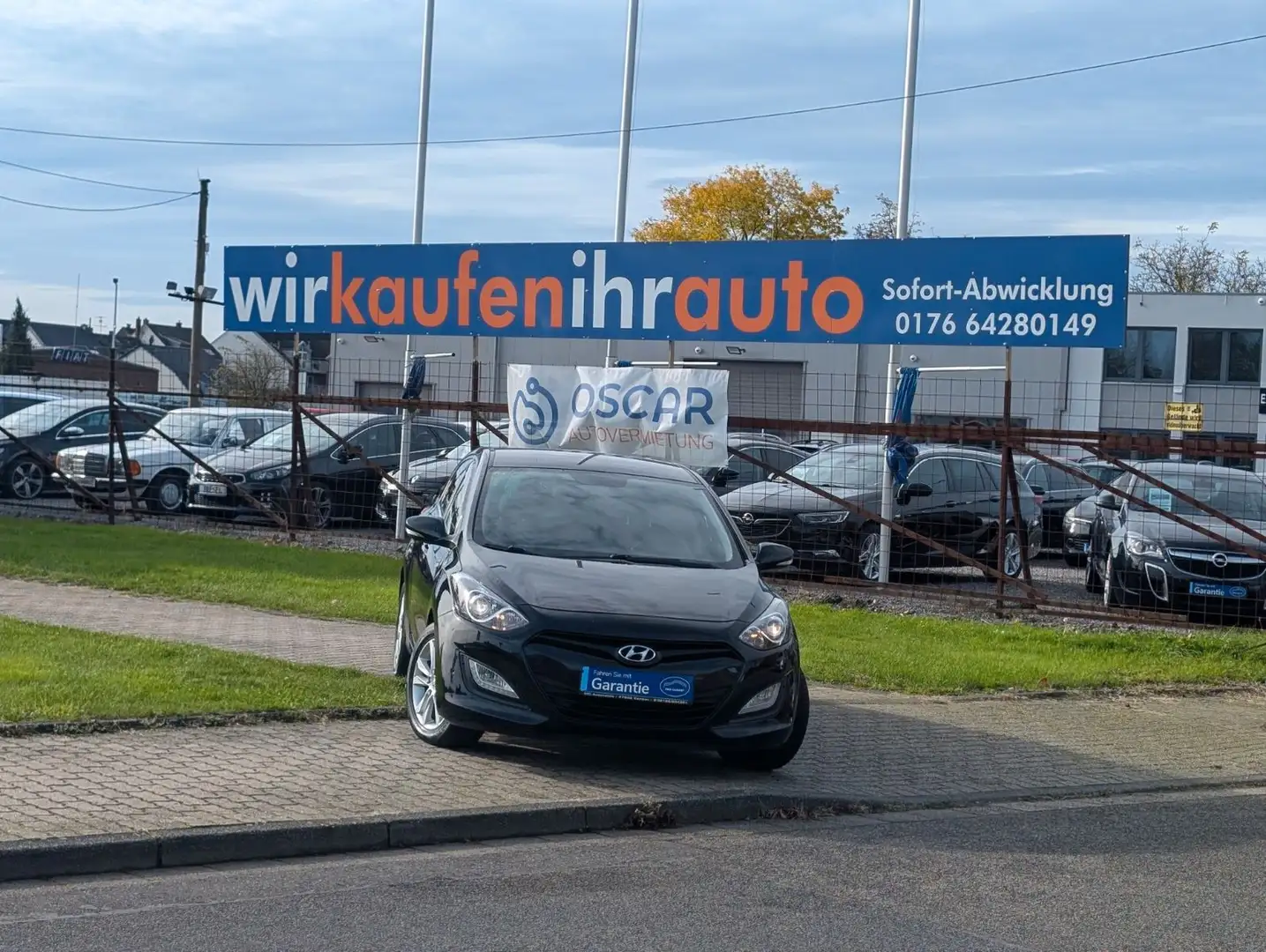 Hyundai i30 Trend*1-HAND*TEMPOMAT*PDC V-H*KAMERA !! Noir - 1