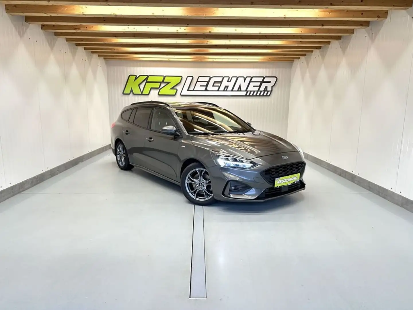 Ford Focus Turnier 2,0 TDCI ''ST-Line'' LED*NAVI*W-PAKET'' Grau - 1
