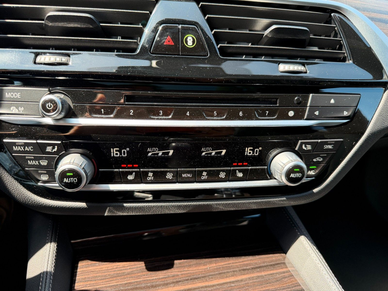 BMW 530 d M Sportpaket/19Zoll/Anhäng/360°Kam/LED-Sch — photo 15