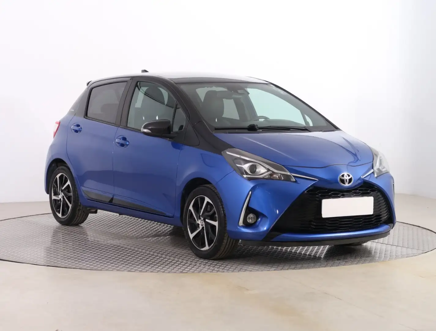Toyota Yaris 1.5 Comfort Facelift Fernlichtass. Kam. - 1