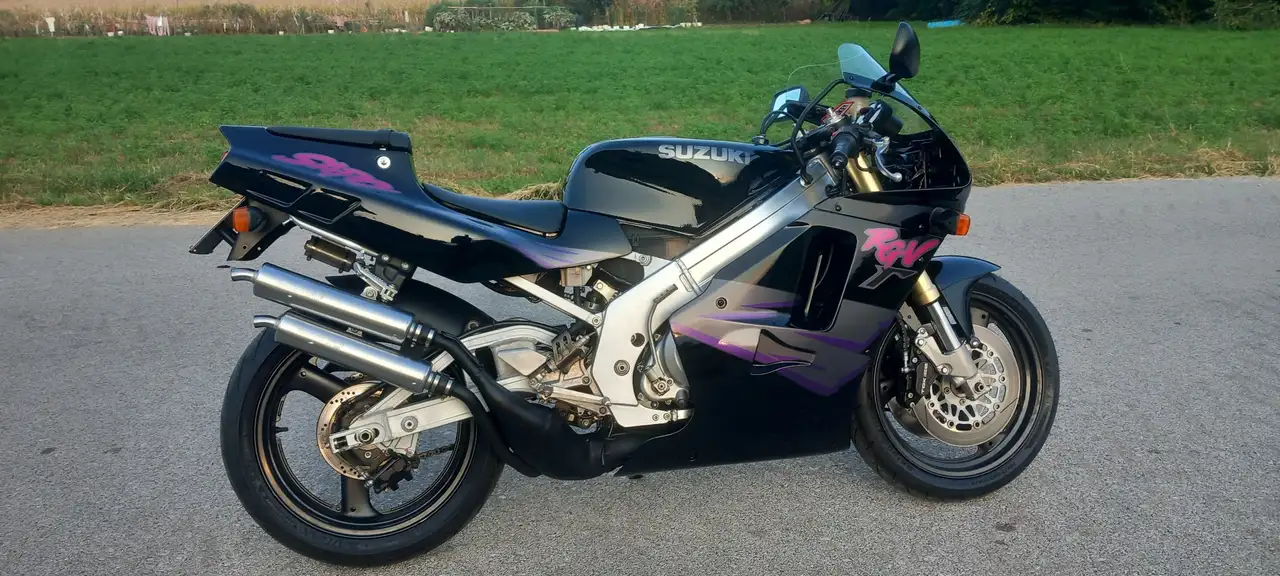 Suzuki RGV 250