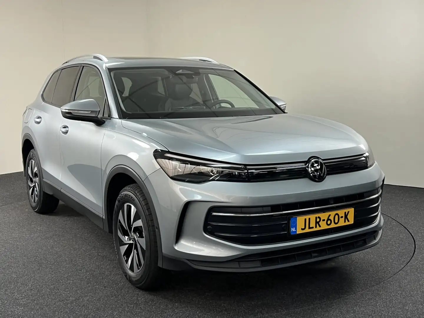 Volkswagen Tiguan 1.5 eHybrid 204PK Edition NIEUW !!!!!!!!!! RIJKLAA Grijs - 2