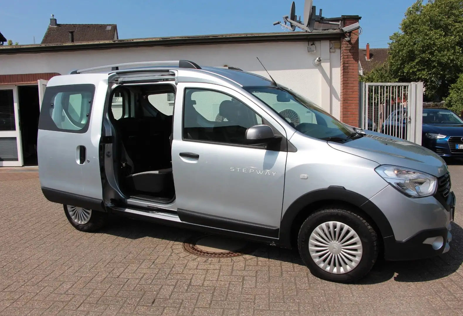 Dacia Dokker TCe 130 GPF Stepway Plus  NAVI*PDC*/10016 Gri - 2